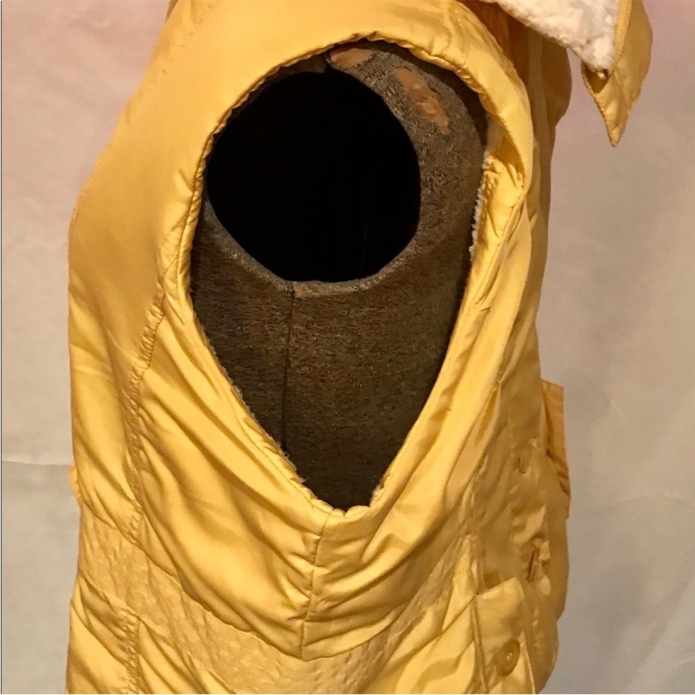 ❤️MiFresia - Bright Yellow Nylon Shearling Puffer Vest - XL - Picture 5 of 7